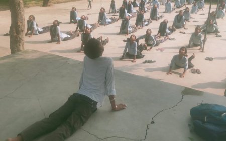 आयुष्मान आरोग्य मंदिर चिमरावली गोड योग प्रशिक्षक ने कराया योग