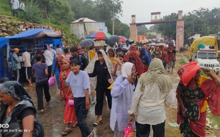 झुंझुनू :लोहार्गल के लक्खी मेले मे श्रद्धालुओं ने सूर्य कुंड में लगाई आस्था की डुबकी, मंदिरों में श्रद्धालुओं ने किए  दर्शन