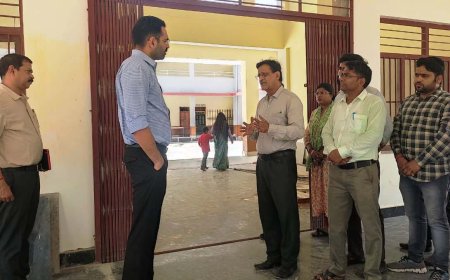 भरतपुर :जिला कलक्टर ने भुसावर उपखण्ड का किया दौरा:राजस्व न्यायालयों के प्रकरणों, लंबित राजस्व प्रकरणों के निस्तारण सहित विभिन्न बिंदुओं पर बैठक