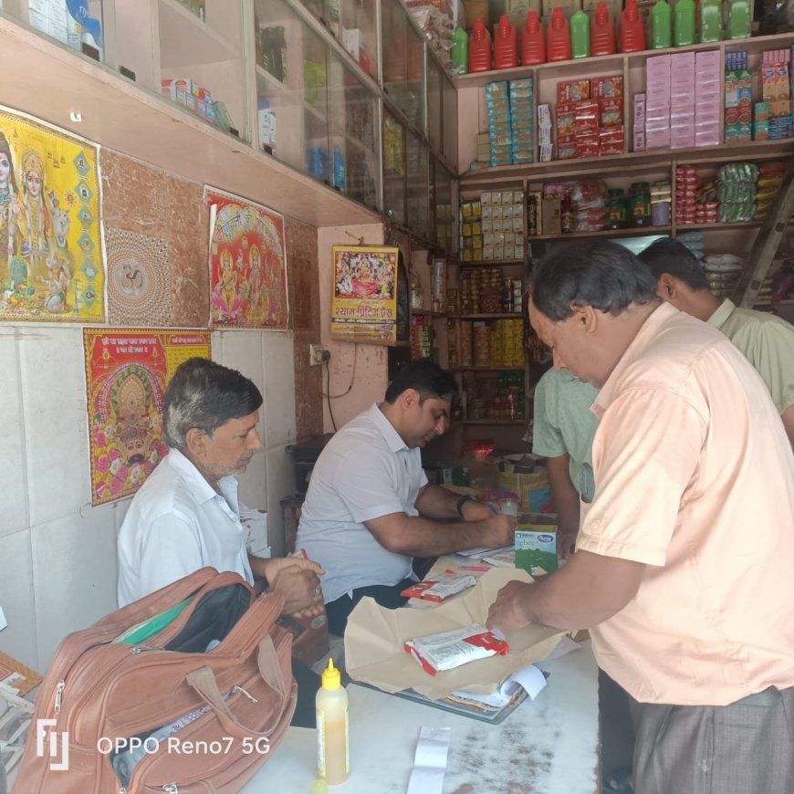 त्यौहार सीजन में खाद्य सुरक्षा विभाग सक्रिय, खैरथल में लिए गए लाल मिर्च पाउडर के नमूने