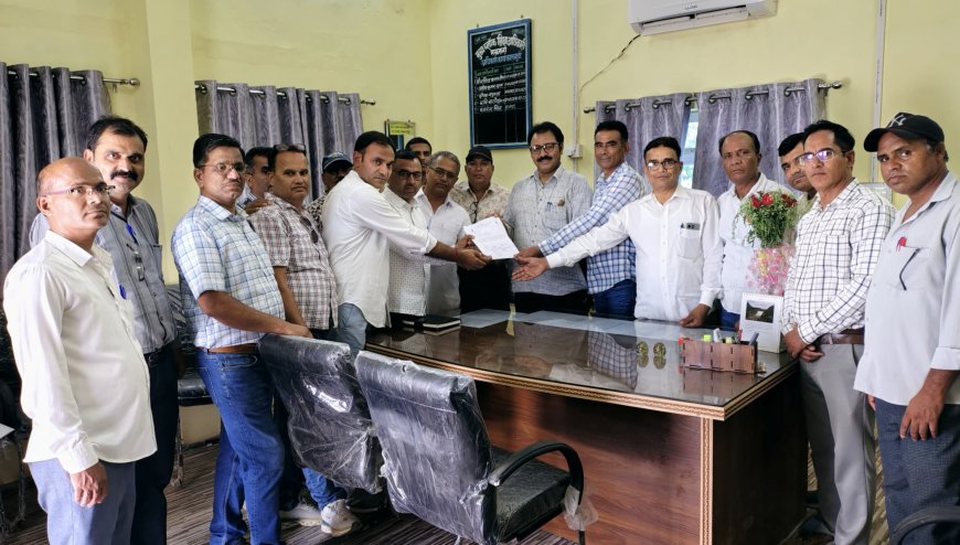 शिक्षक संघ शेखावत ने विभिन्न मांगों को लेकर सौपा ज्ञापन