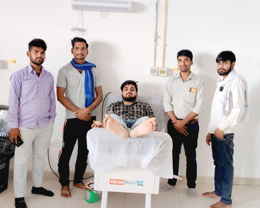 ब्लड हेल्प टीम के सदस्य ने समय पर पहुंचकर किया रक्तदान