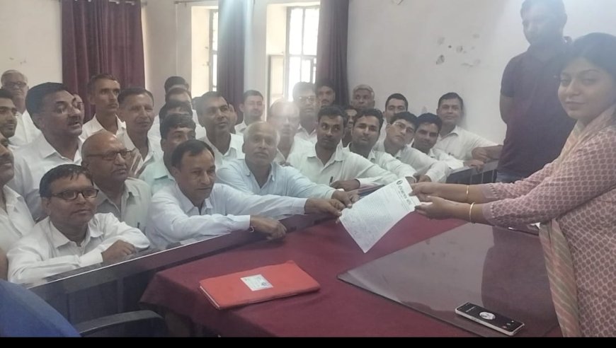 खैरथल तिजारा को भर्रतहरि नगर के विरोध में कांग्रेस जनों ने ज्ञापन दिया व भूपेंद्र यादव का पुतला फूंका