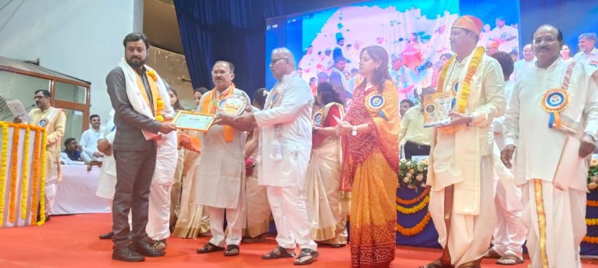 चिराना निवासी डॉक्टर रतन सिंह शेखावत हुए सम्मानित