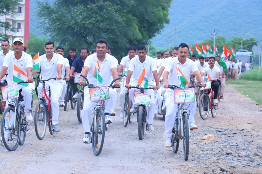 हर घर तिरंगा अभियान के तहत आर.टी.सी. एस.एस.बी. अलवर द्वारा तिरंगा गौरव यात्रा का आयोजन:-देशभक्ति के नारों से गूंजा अलवर से मौजपुर तक का मार्ग.
