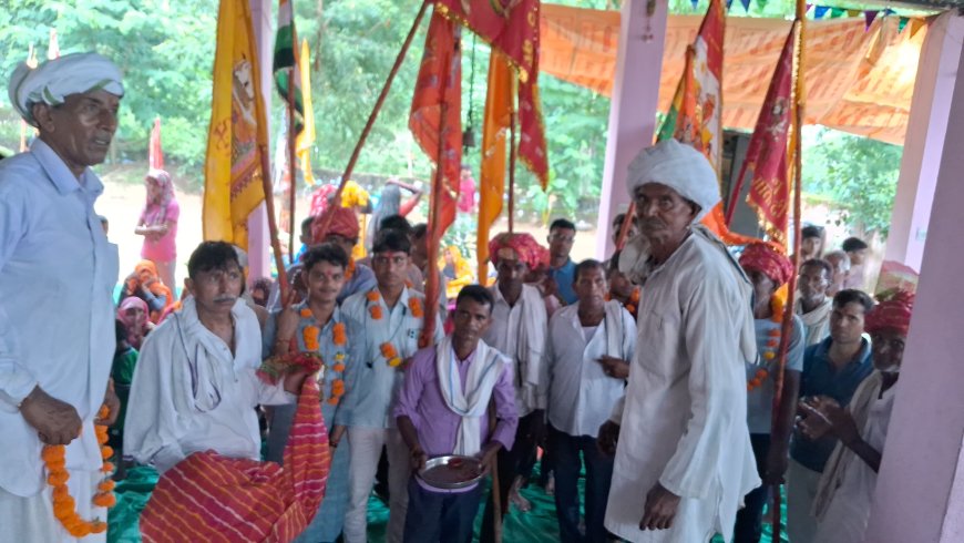 रतनपुरा गांव में हीरामल बाबा के मेले में दर्शनों को उमड़ी श्रद्धालुओं की भीड