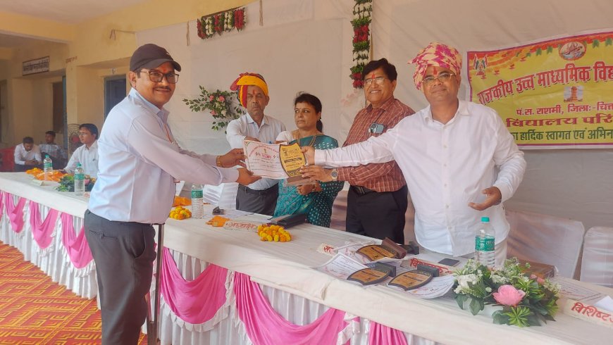 लोकेश कुमार सेन को राशमी उपखंड स्तरीय स्वतंत्रता दिवस पर सम्मानित