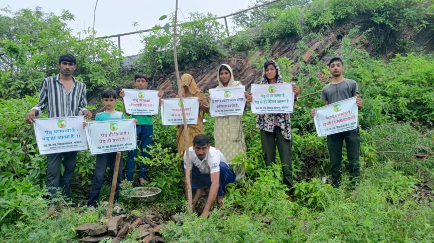 जानकी परिवार ने वृक्षारोपण कर पालने का लिया संकल्प