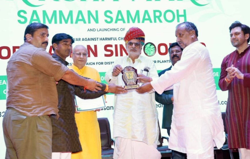 नगरीय विकास विभाग, स्वायत्त शासन विभाग मंत्री झाबर सिंह खर्रा के द्वारा  अलवर जिला प्रभारी त्रिलोकी नाथ शर्मा हुए सम्मानित