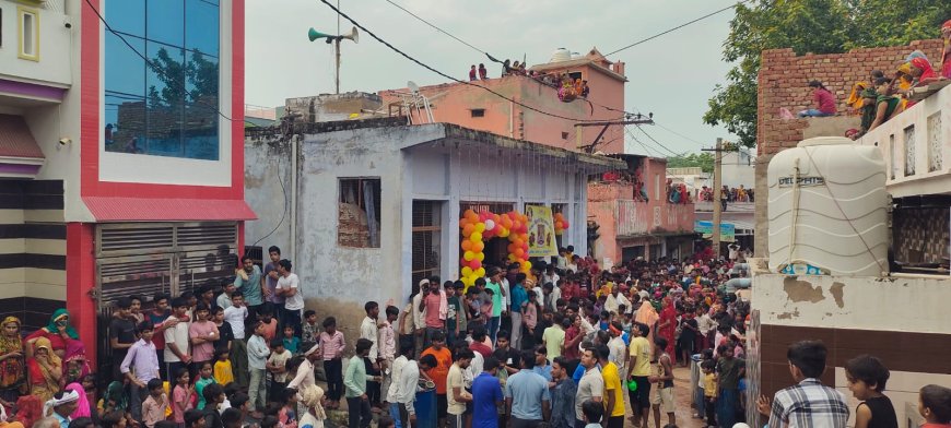 गोविंदगढ़ में जन्माष्टमी की धूमः शोभायात्रा में निकलीं मनमोहक झांकियां, मंदिरों में विशेष सजावट, माखन मटकी के कार्यक्रम