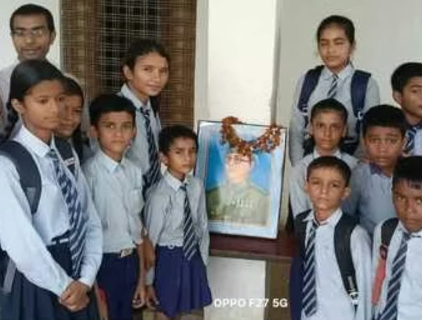 बच्चों ने सुभाषचंद्र बोस को दी श्रद्धांजलि