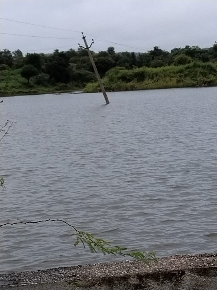 बड़ी लापरवाही : ग्राम पंचायत बिलेठा में 11 हजार केवी लाइन से फिर मंडरा रहा खतरा