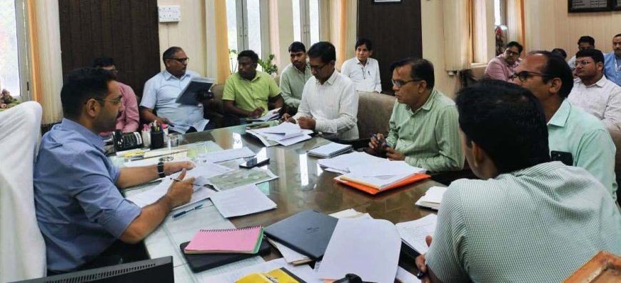 भरतपुर:सडक सुरक्षा समिति की बैठक आयोजित, दुर्घटना संभावित स्थानों पर ऐलीवेटेड रोड़ व फ्लाई-ओवर के लिए प्रस्ताव