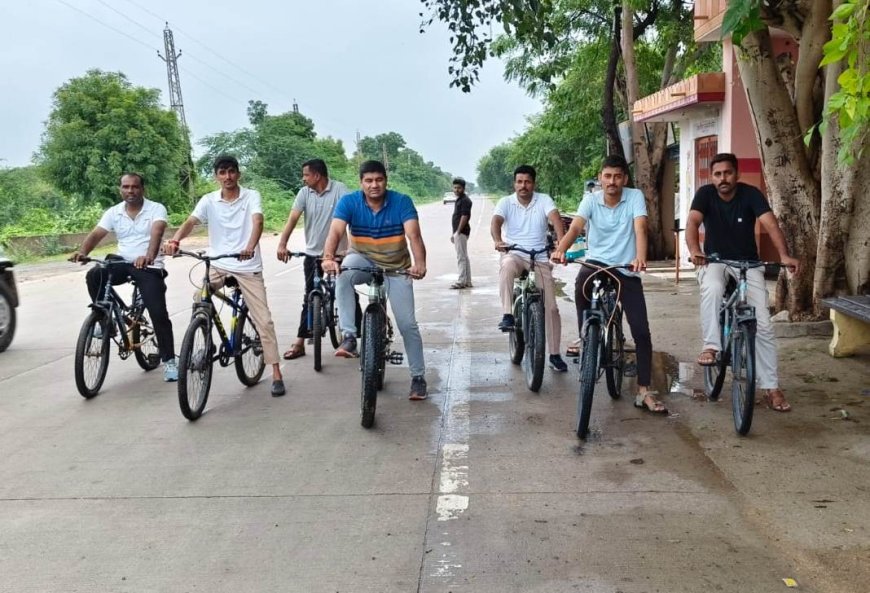 संडे ऑन साइकिल अभियान पर तखतगढ़ थाना परिसर में पुलिस ने किया योगाभ्यास, सुर्य नमस्कार ओर कपालभाति