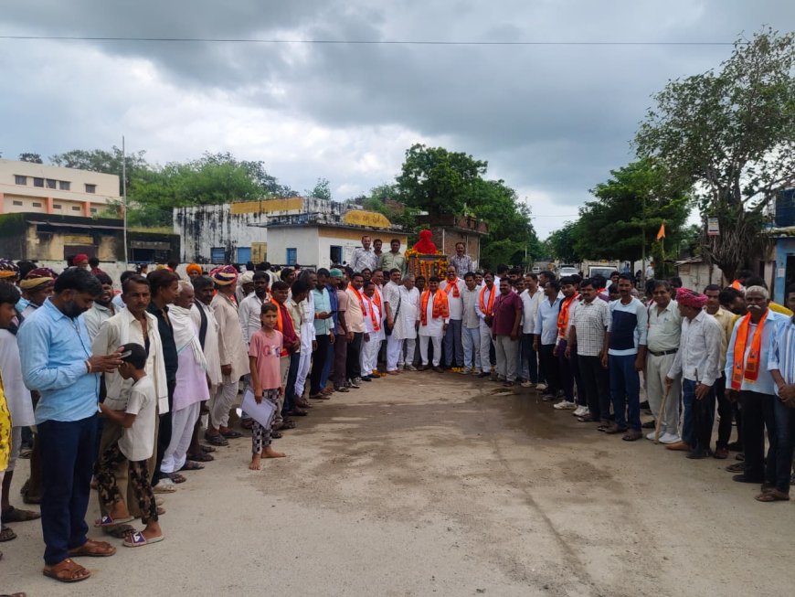 कोटडी में महात्मा ज्योतिबा फूले सर्किल पर मूर्ति स्थापना का कार्यक्रम आयोजित