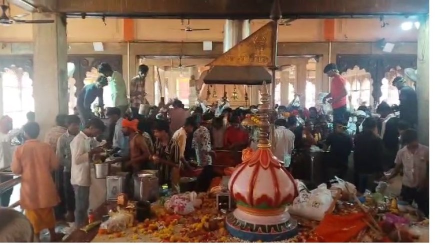 लोक देवता बाबा भर्तहरि के धाम पर  हिसार हरियाणा सहित अन्य स्थानों से पहुंचे श्रद्धालु