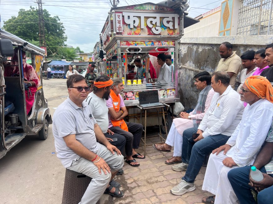 रेहड़ी पटरी वालो के साथ सुनी प्रधानमंत्री की मन की बात