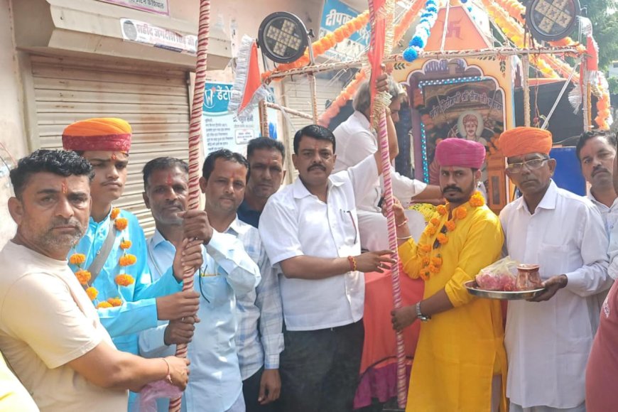 नारायणी धाम अलवर के लिए पैदल यात्री रवाना, 6 सितंबर को नारायणी धाम पर करेंगे दर्शन