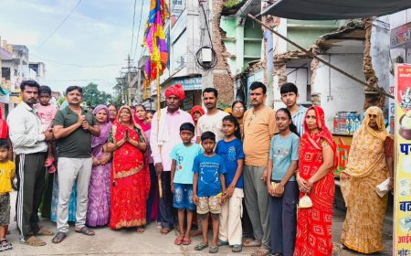 बाबा रामदेव जी मंदिर के लिए रवाना हुई ध्वजा के साथ पदयात्रा