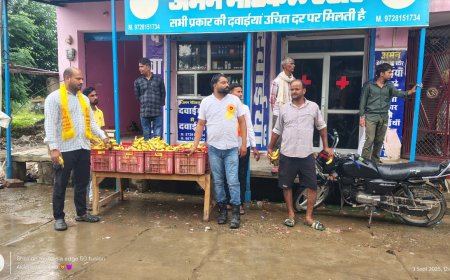 समाजसेवी चेयरमैन प्रतिनिधि बलीराम सैनी ने किया शोभायात्रा काभव्य स्वागत फल वितरण