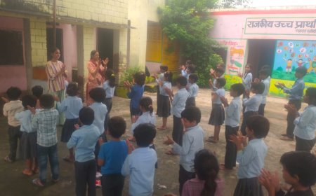 आयुष्मान आरोग्य मंदिर योग प्रशिक्षक डार्विन ने कराया योग