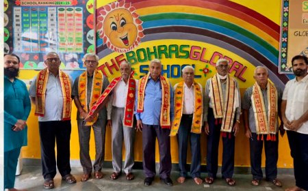 द बोहराज ग्लोबल स्कूल महुवा में वरिष्ठ शिक्षकों का किया गया अभिनंदित: गंगा जल से चरण धोकर अमृत पान