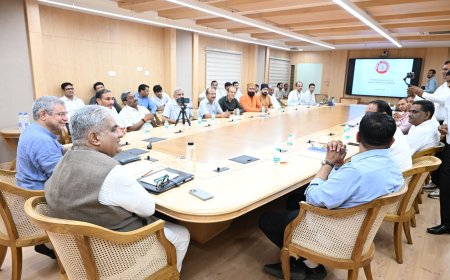 आने वाले 50 सालों की सोच के साथ तैयार होगें रेलवे स्टेशन: दिल्ली के  रेलवे भवन में बैठक का आयोजन, अलवर लोकसभा में रेलवे सुविधाओं को लेकर मंथन