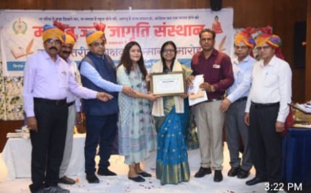 लेखिका शिक्षिका नीलम मुकेश वर्मा को शिक्षक गौरव सम्मान 2025 से किया सम्मानित