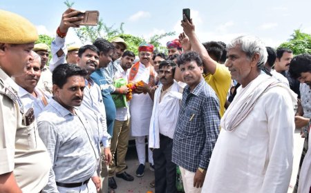 उप मुख्यमंत्री डॉ प्रेमचंद बैरवा के नारायणी धाम आने पर मार्ग मे कई स्थानो पर  भाजपा कार्यकर्ताओं ने किया स्वागत