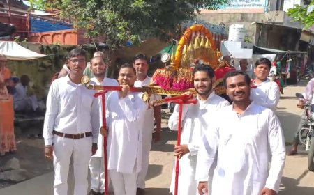 क्षमावाणी पर्व : श्रीजी की रजत पालकी शोभायात्रा निकाली, उत्तम क्षमा बोलकर क्षमायाचना की गयी