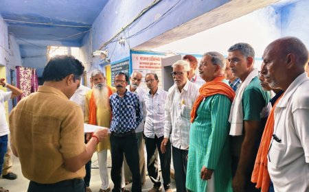 तहसील को विद्यालय परिसर में शिफ्ट करने के विरोध में ग्रामीणों ने उपखंड अधिकारी को सौंपा ज्ञापन