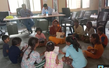 इंदिरा कॉलोनी में महिला अधिकारिता विभाग द्वारा की बैठक, मिनी सचिवालय में साथिन मंजू कुमारी ने बालिकाओं को गुड टच, बैड टच के बारे में दी विस्तार से जानकारी