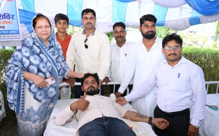 स्वर्गीय विधायक जुबेर खान की प्रथम पुन्य तिथि पर सद्भावना सभा और ब्लड डोनेशन कैंप का हुआ आयोजन