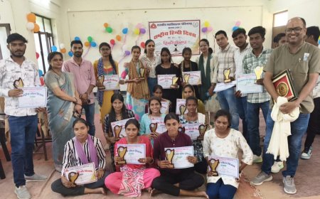 राजकीय महाविद्यालय गोविंदगढ़ में हिंदी दिवसः अमेरिकी विश्वविद्यालयों से पढ़े विशेषज्ञों ने छात्रों से साझा किए अनुभव