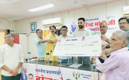 सेवा पखवाडे के तहत स्वनिधि योजना के लाभार्थियों को ऋण वितरित