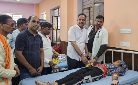 नारायणपुर में सेवा पखवाड़ा के तहत स्वच्छता अभियान व फल वितरण