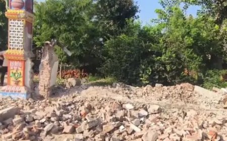 श्री सीताराम मंदिर की भू माफियाओं ने दबंगाई तरीके से तोड़ी दीवार :घटनाक्रम सीसीटीवी कैमरे में हुई कैद ,मामला रामगढ़ विधानसभा का