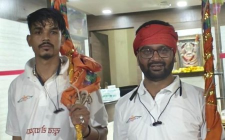 24 दिन में 891 किलोमीटर की पदयात्रा पुरी कर बाबा श्याम को खाटू नगरी पहुंचकर चढ़ाया निशान