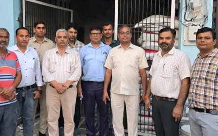 कृषि विभाग ने अवैध गोदाम पर छापा मारकर उर्वरक के 2555 कट्टे किए जब्त,उर्वरक को क्रय विक्रय समिति में करवाया जमा