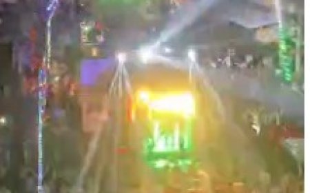 श्री राम कला मंच नौगांवा में निकली राम बारात को देखने आए दूर-दूर के लोग