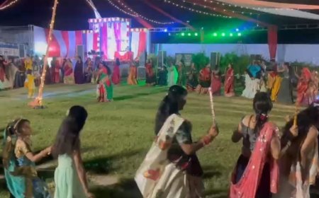 महिला वैश्य समाज कठूमर द्वारा कस्बे में पहली बार हुआ डांडिया रास महोत्सव का सफल आयोजन