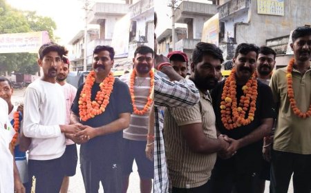 आशापुरा माताजी जा रहे पैदल यात्रा संघ का दुजाना गांव पहुँचने पर किया गाजों बाजों के साथ जोरदार स्वागत