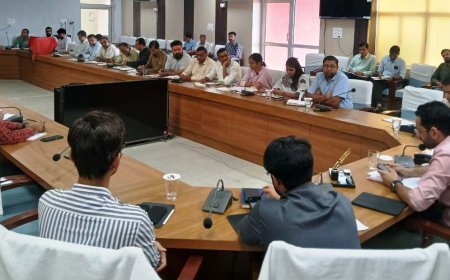 सहकार सदस्यता अभियान के सफल क्रियान्वयन के लिए टीम भावना से करें कार्य-डीएम