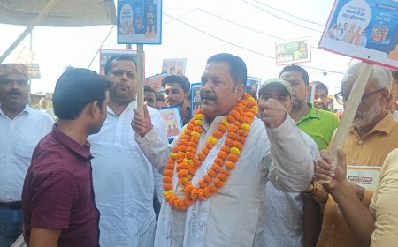 जीएसटी सुधार पर बीजेपी विधायक का कारोबारियों से संपर्क: राजीव कुमार सिंह बोले- कई जरूरी वस्तुओं पर टैक्स खत्म, अब सिर्फ 5 %और 18% की दरें