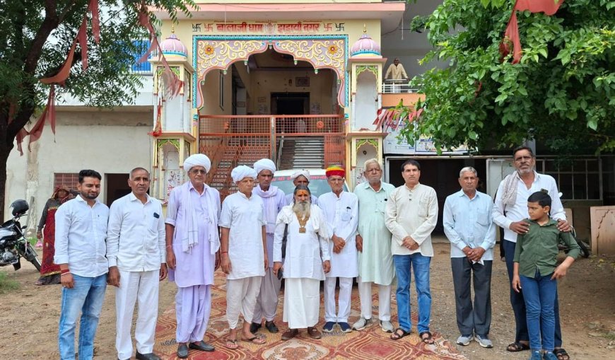 वीर तेजाजी महाराज की शोभायात्रा में बजरंग धाम से पहुंचे सैकड़ो लोग