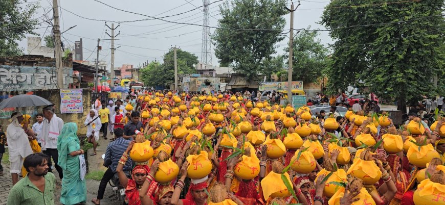 नरसिंह भगवान की मूर्ति स्थापना की 16 वीं वर्षगांठ पर कस्बे निकली शोभायात्रा में अद्भुत झांकियों ने मोहा मन