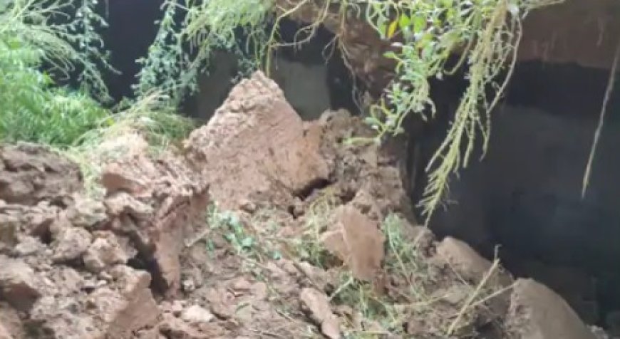 मकान की छत गिरी, एक की मौत: धमाके की आवाज सुन लाइब्रेरी में पढ़ रहे बच्चे बचाने आए, अस्पताल में दम तोड़ा