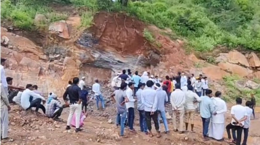 पहाड़ डहने से तीन जनों की मौत एक जना गंभीर रूप से घायल, अलवर रेफर