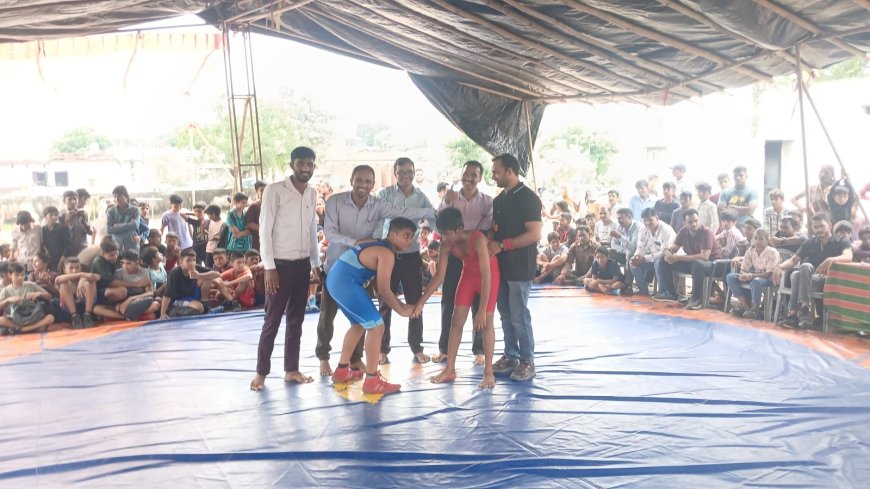 मोमी में 4 दिवसीय  69 वीं जिला स्तरीय कुश्ती प्रतियोगिता (14 वर्षीय छात्र / छात्रा) 2025 का  हुआ शुभारंभ