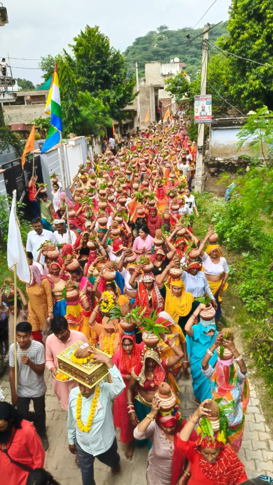 सिहाली कलां में भव्य कलश यात्रा, उमड़ा श्रद्धालुओं का जनसैलाब